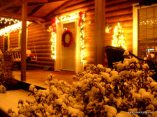 Hofstetter-holiday-porch-snow