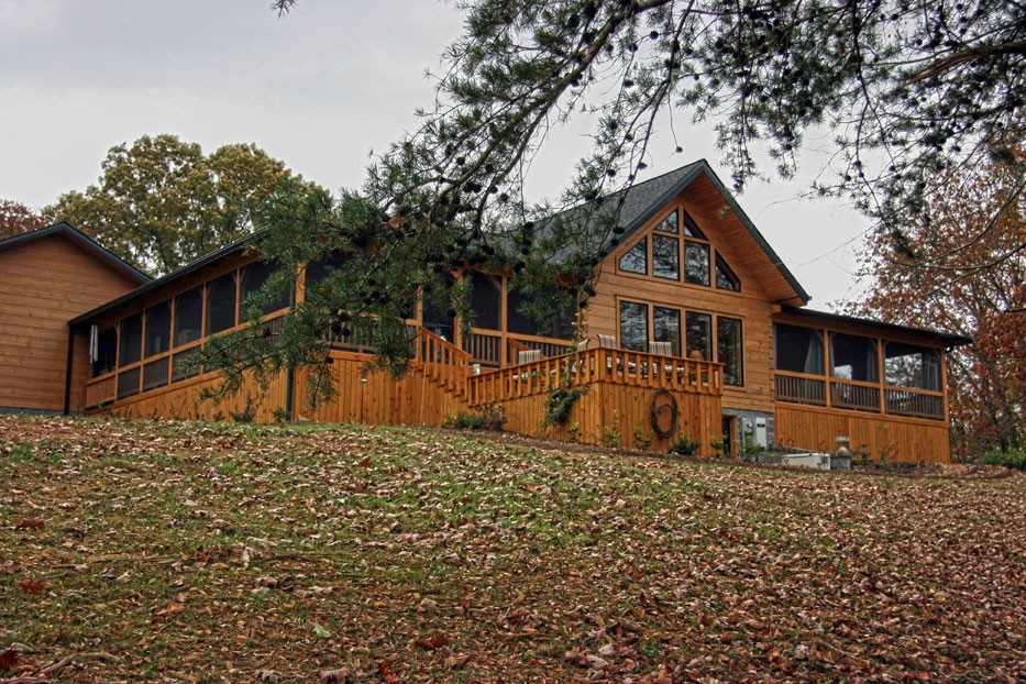 Center Hill Lake: Cornett Log Home