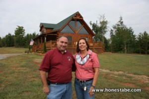 Darlene Dawson, owner of Bear’s Den Log Homes, an Honest Abe independent dealership in Newton, N.C., worked with Steve Wallin of Custom Homes of Asheville, a builder who is also an Honest Abe independent dealer, to ensure the Hespes built their dream cabin.