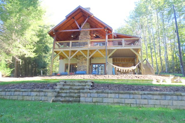 North Carolina: Corpening Lake Cabin