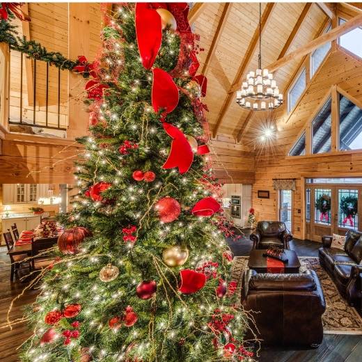 Decorating a Log Home