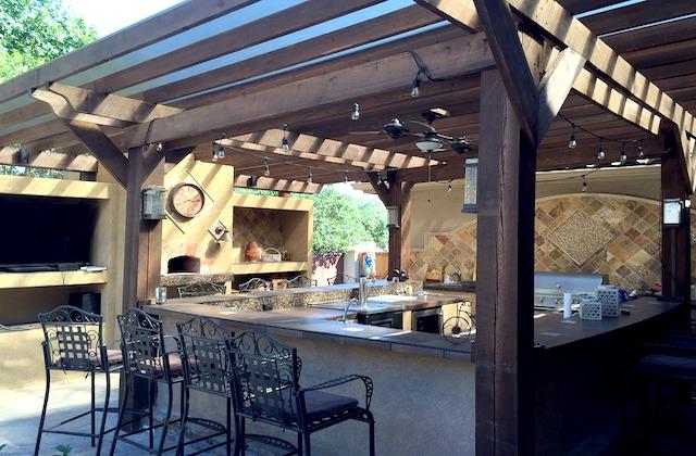 Outdoor Kitchen