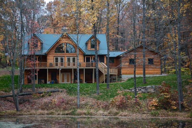 Indiana Private Lake: Bailey Log Home
